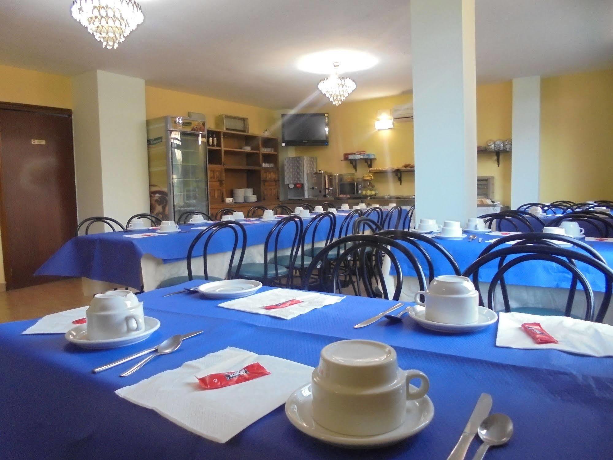 Hotel Azcona Ноха Екстериор снимка